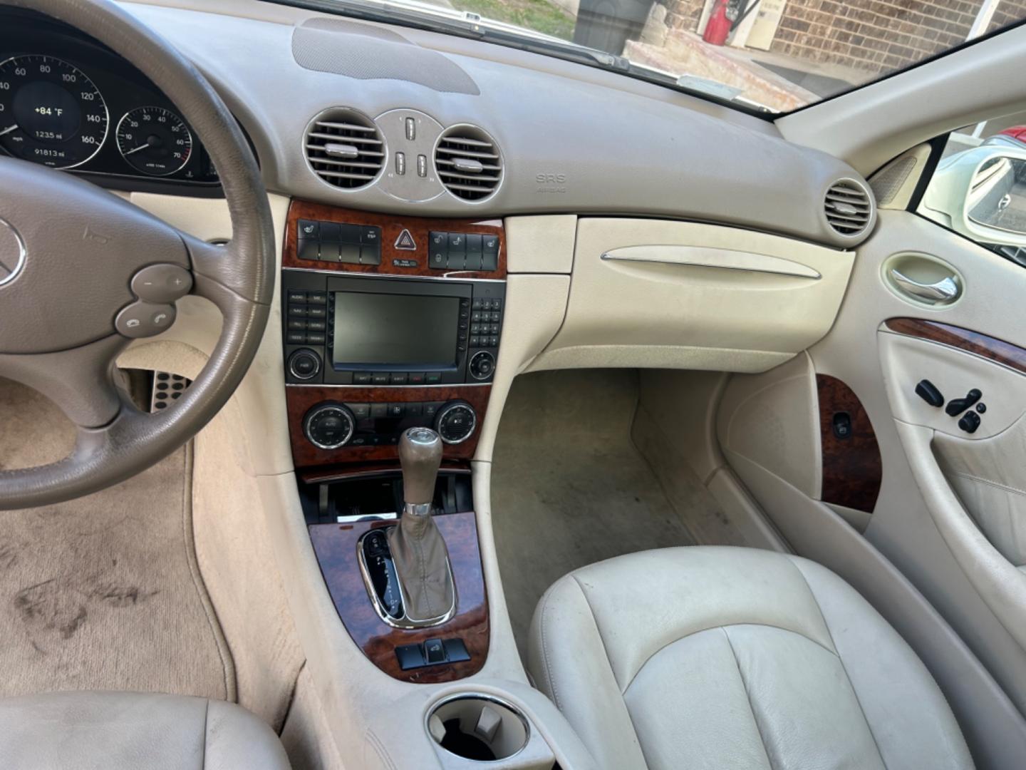 2007 White Mercedes-Benz CLK-Class (WDBTK56F07T) , located at 1687 Business 35 S, New Braunfels, TX, 78130, (830) 625-7159, 29.655487, -98.051491 - Photo#10